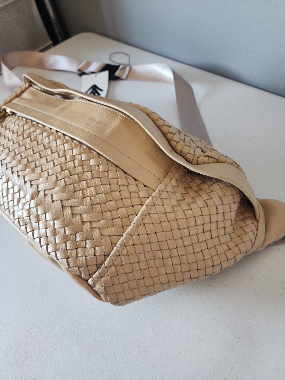 Claramonte Large Sling Bag "NEW" - Picture 6 of 16
